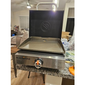 Blackstone Portable Outdoor Griddle with Hood Carry Bag Tool Kit photo review